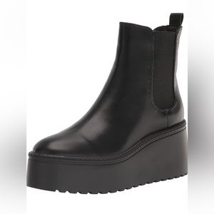 New In Box - Nine West Henrita Platform Boots